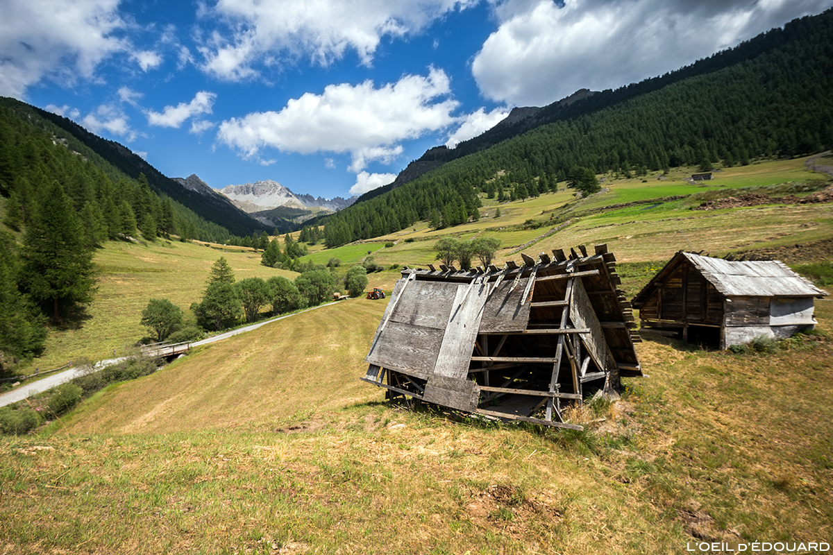 Chalets en bois, Souliers, Queyras, Hautes-Alpes © L\\\'Oeil d\\\'Édouard - Tous droits réservés