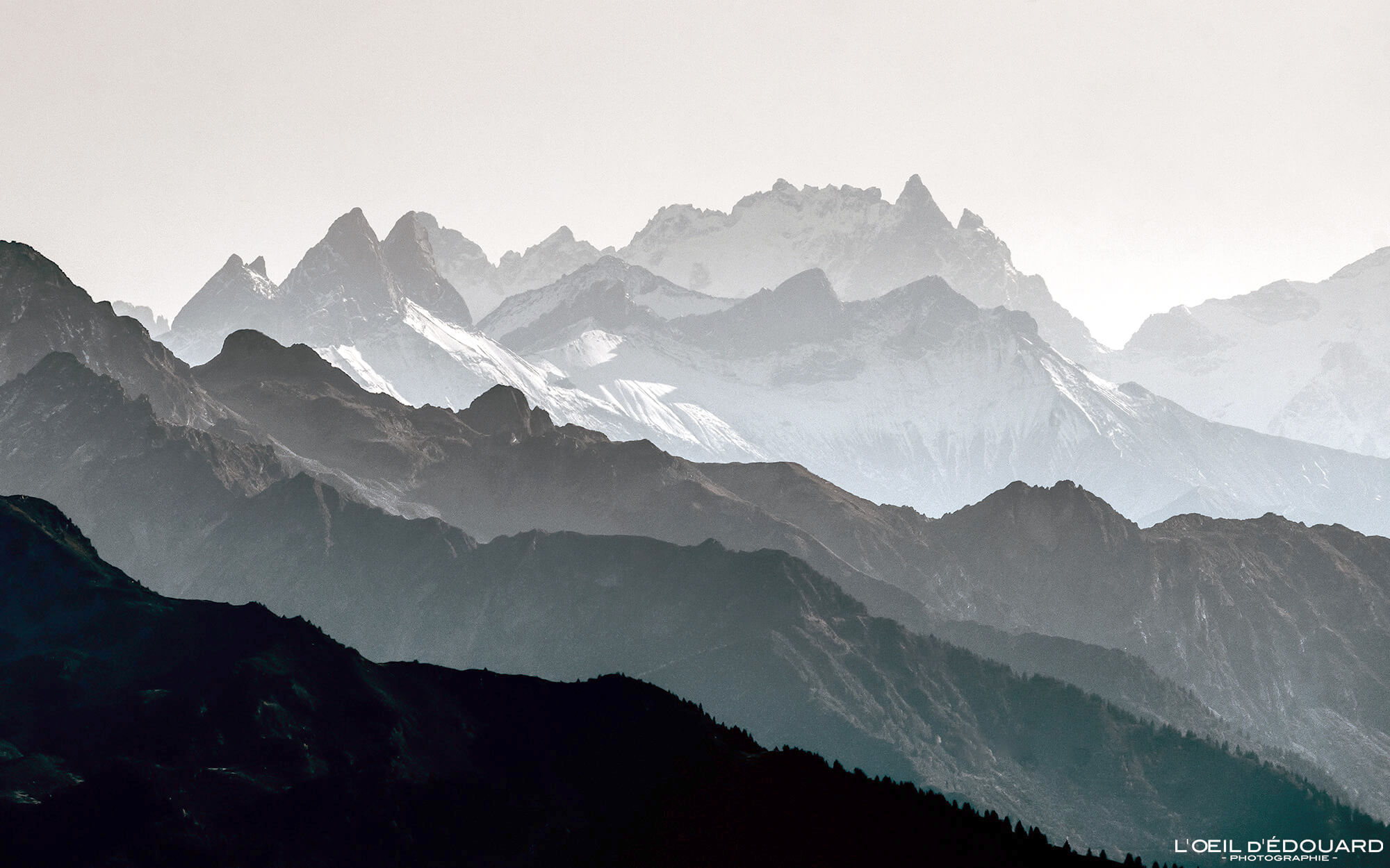 Aiguilles d'Arves et la Meije, massif des Écrins © L'Oeil d'Édouard - Tous droits réservés