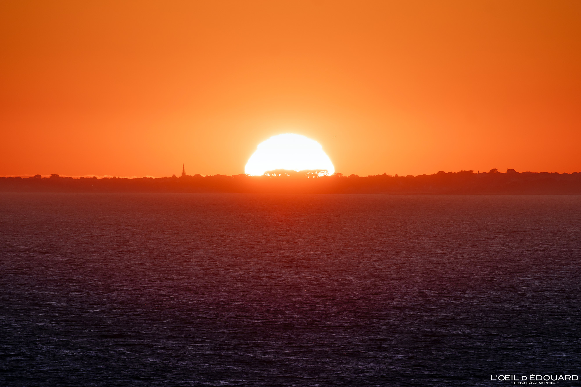 Coucher de Soleil sur la Baie de Quiberon, Golfe du Morbihan Bretagne © L'Oeil d'Édouard - Tous droits réservés